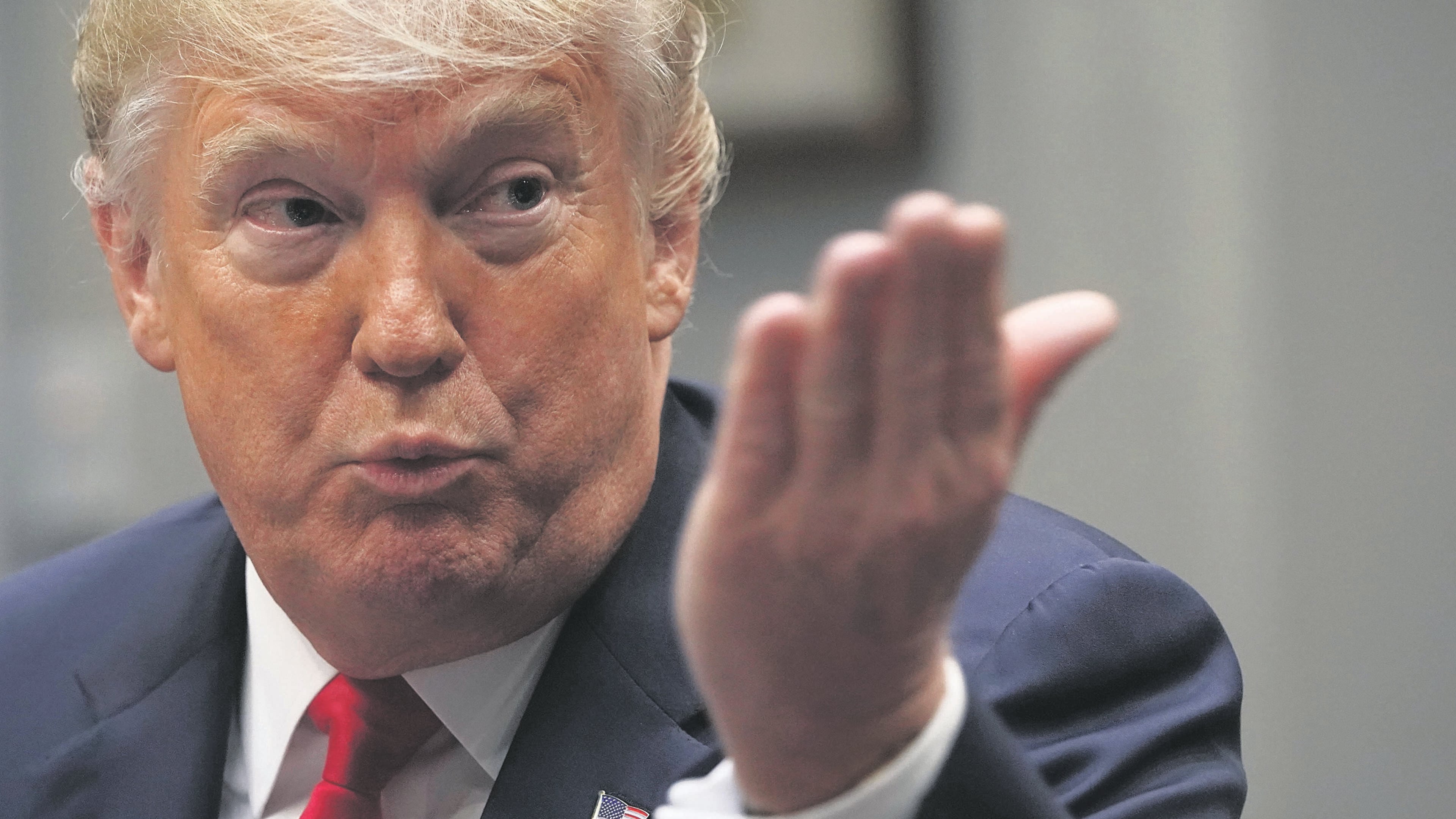 LIVE | Trump zegt opnieuw Iran ’zeer hard’ te zullen aanvallen: ’Volledige controle over Iraanse oliehandel krijgen’