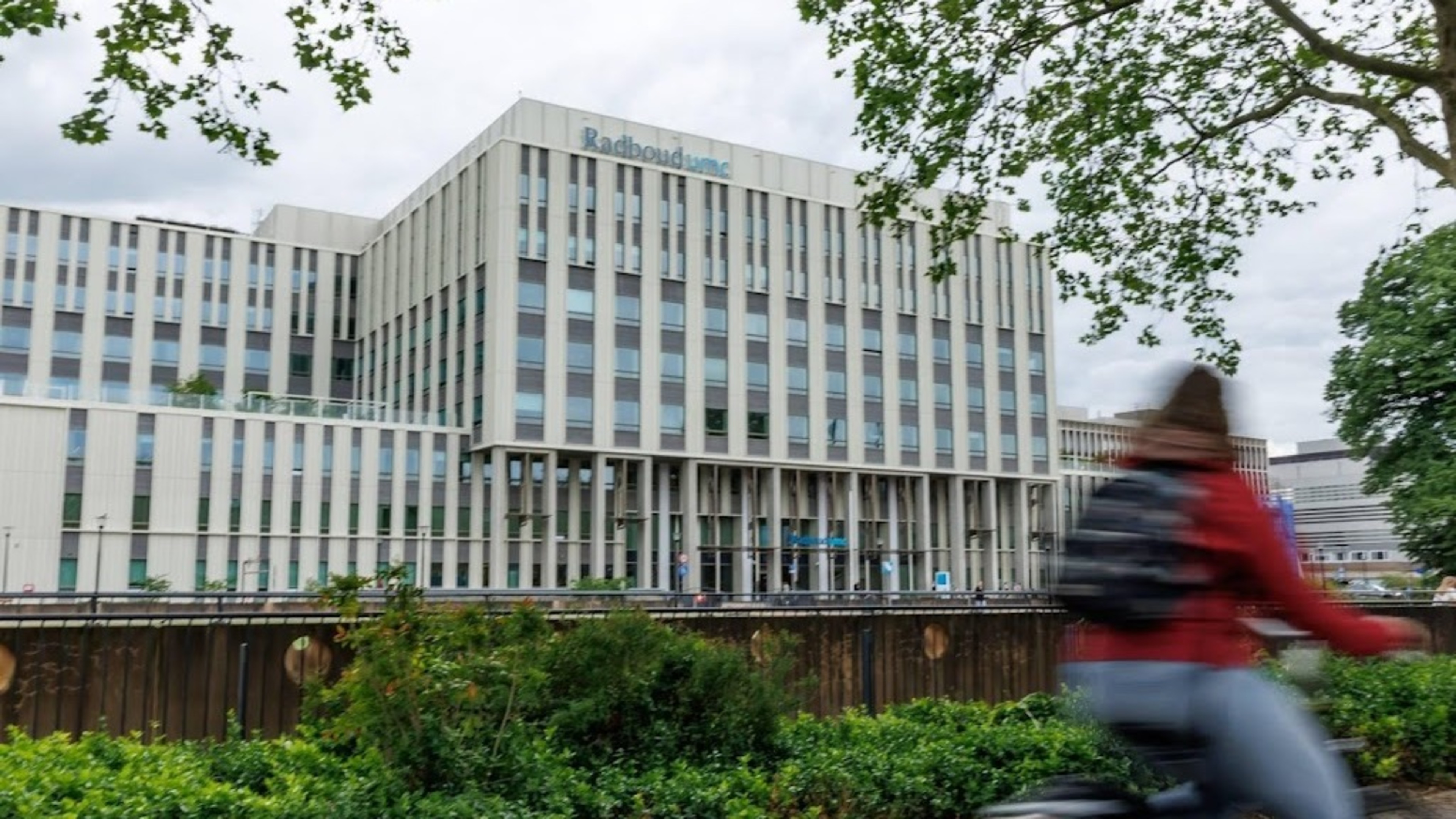 Radboudumc: deel van de twaalf medewerkers uit quarantaine