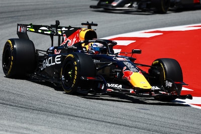 Red Bull slaagt niet voor eerste test: ontevreden Max Verstappen ondanks P4 ver achter snelste man George Russell
