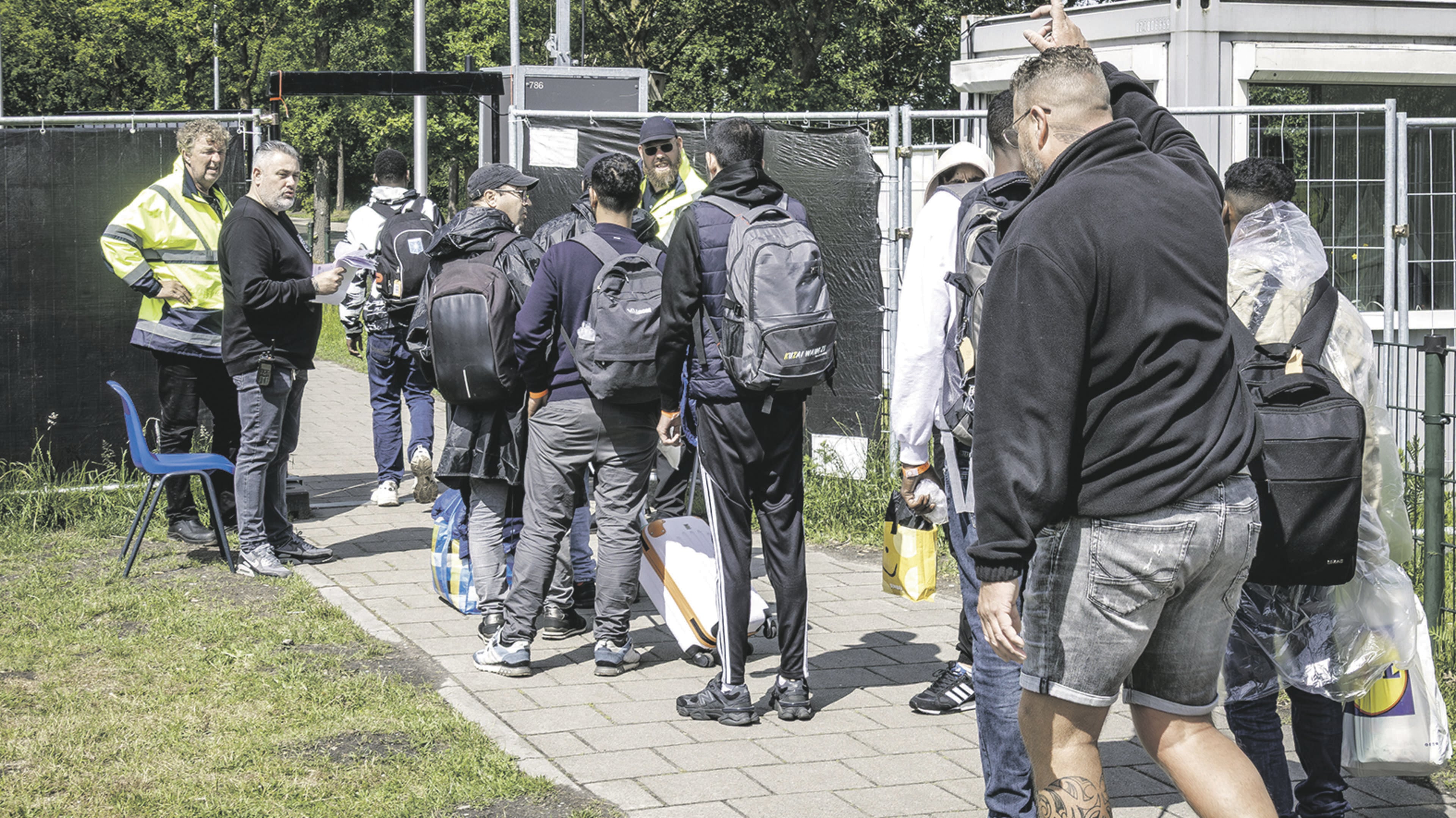 Storing in Europees datasysteem op eerste dag migratiepact: meerdere landen getroffen