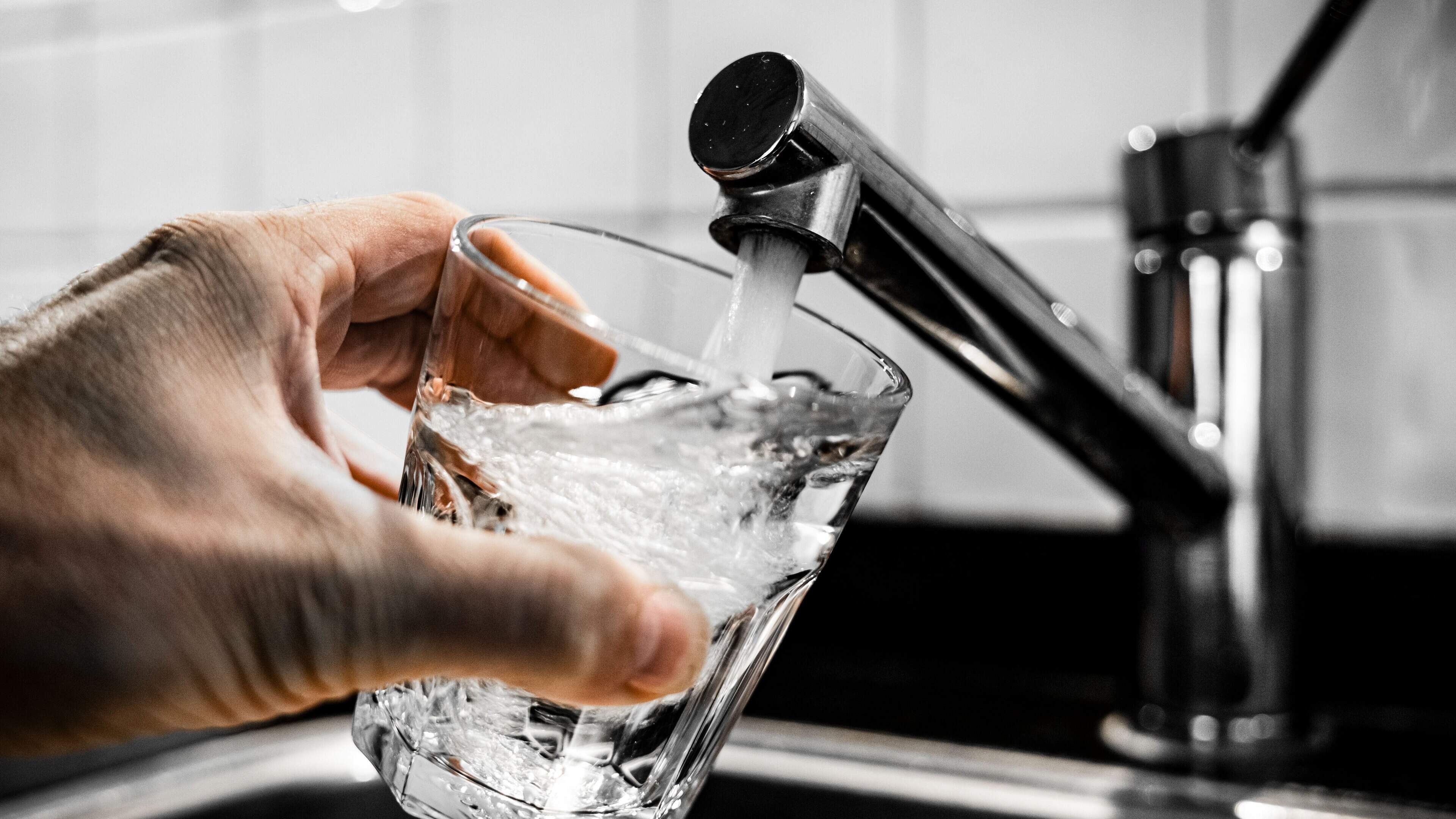 Inwoners regio Dordrecht moeten water koken wegens poepbacterie
