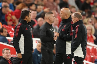 Liverpool neemt na Arne Slot ook afscheid van Giovanni van Bronckhorst en Sipke Hulshoff