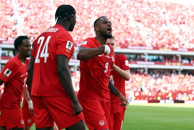 LIVE WK voetbal | Oud-Feyenoorder Cyle Larin helpt Canada in slotfase aan gelijkmaker tegen Bosnië