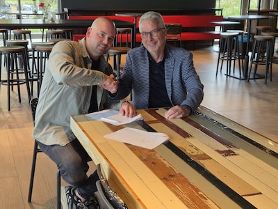 Voetbaltrainer uit Den Bosch heeft na onverwacht vertrek razendsnel een nieuwe club: ‘Meer dan een bijbaan’