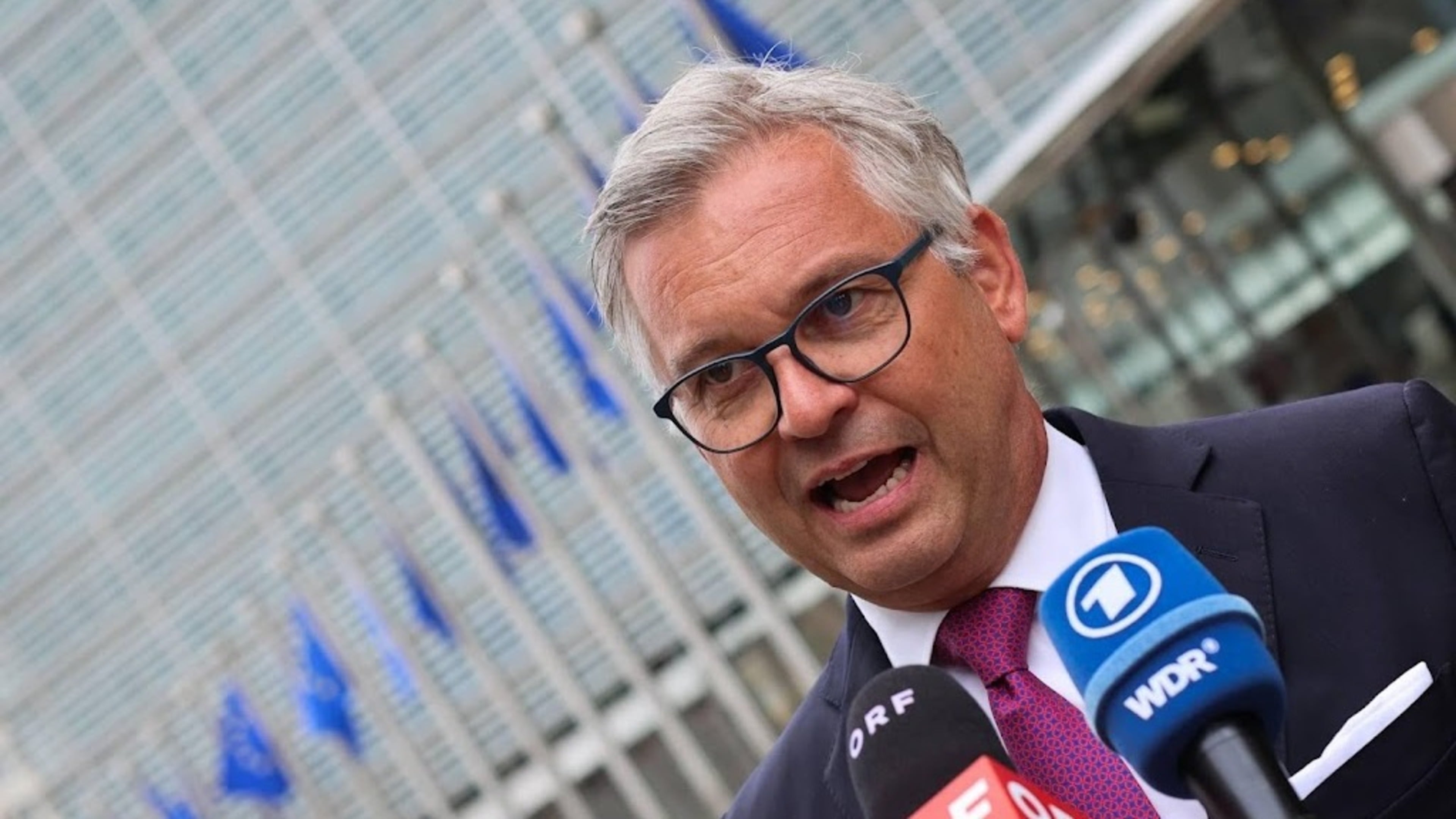 Eurocommissaris Brunner: belangrijk om met Taliban te praten