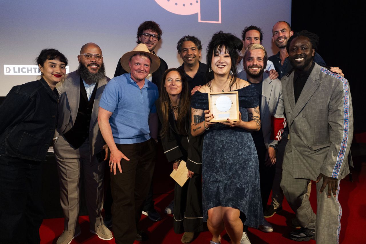 Documentaireserie De Afhaalchinees: Thuisbezorgd van regisseur Kelly-Qian van Binsbergen wint de Zilveren Nipkowschijf