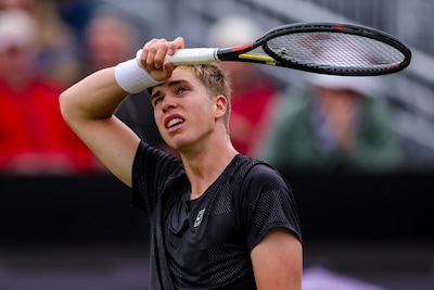 Megastunt blijft uit: Thijs Boogaard (17) laat matchpoint onbenut en verliest van voormalig nummer 1 van de wereld