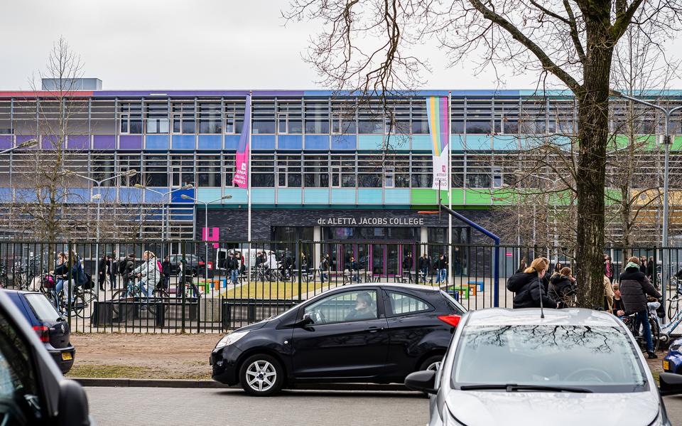 Scholenfusie Winkler Prins in Veendam en Aletta Jacobs College in Hoogezand uitgesteld. ‘Niet aangetoond dat een fusie noodzakelijk is’
