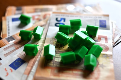 Westerlingen overspoelen de Twentse woningmarkt? Daar klopt niets van (al betalen ze wel heel goed)