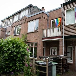 Haarlemse straat houdt steunactie voor bedreigde queer-buurjongen