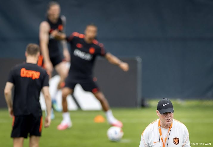 Oranje traint opnieuw zonder geblesseerde doelman Verbruggen