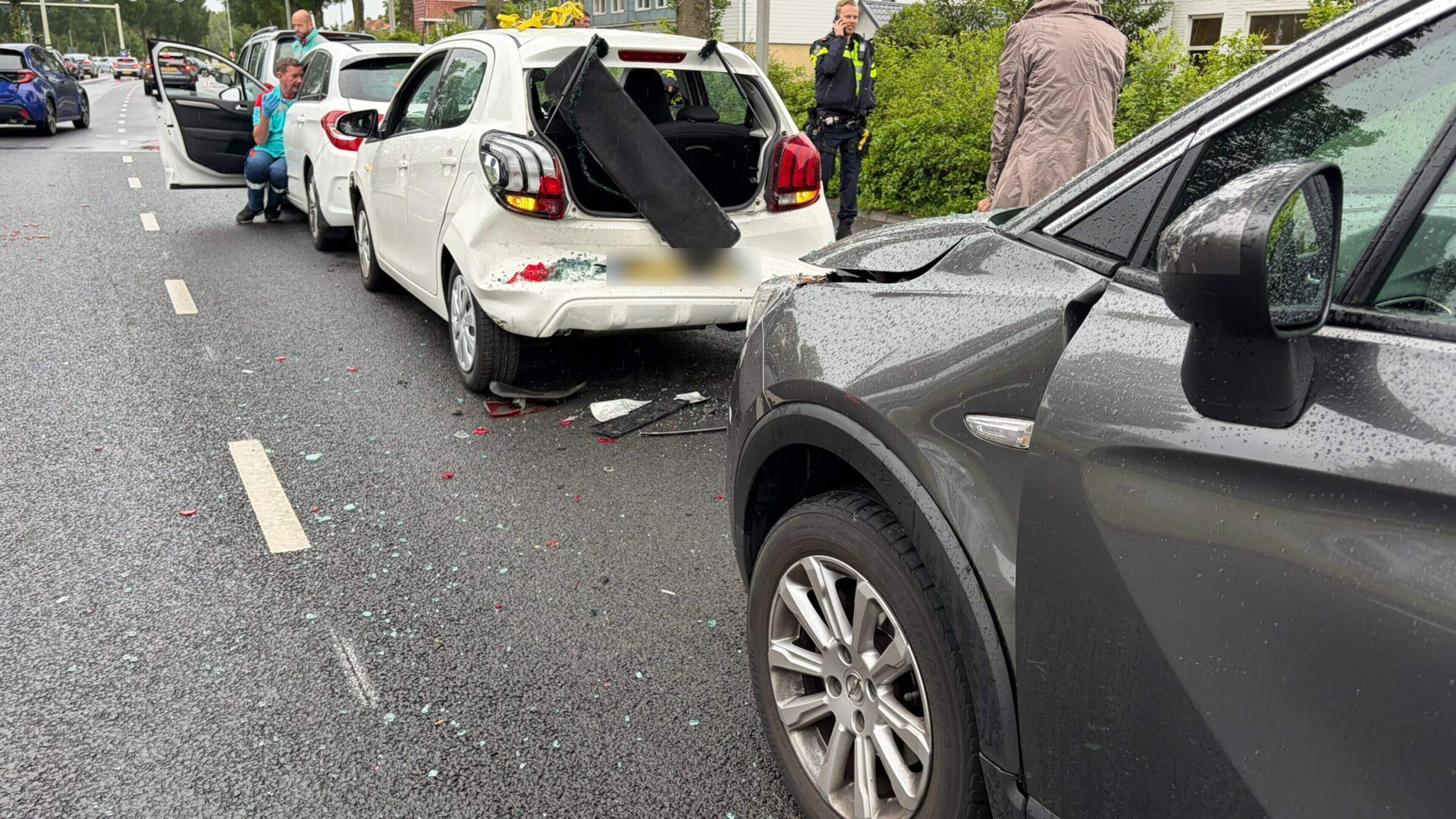Vier auto’s betrokken bij kop-staartbotsing in Heemstede