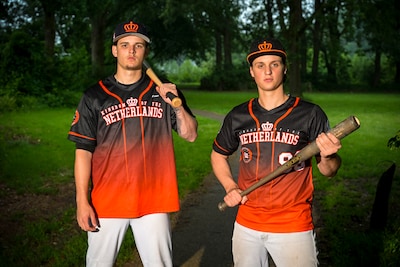 ‘The Dutch Guys’ (18) laten alles achter om droom na te jagen in VS: ‘Als buitenlander begin je daar met een 5-0-achterstand’