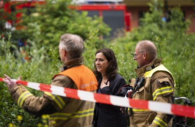 Burgemeester Halsema bezoekt plek van ontploffing, eigenaar fitnessstudio heeft camerabeelden