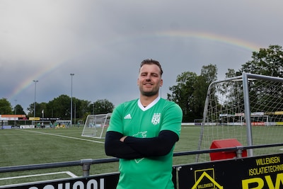 Doelman Len (32) zit straks met een biertje op Curaçao terwijl zijn club de promotiefinale speelt: ‘Zonder blessure stond ik gewoon in de goal’
