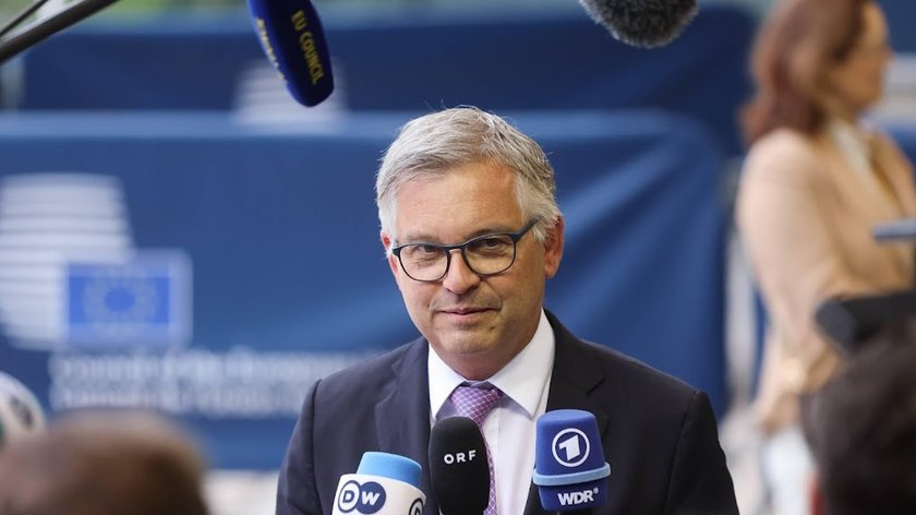 Brunner: straf voor landen die zich niet aan migratiepact houden