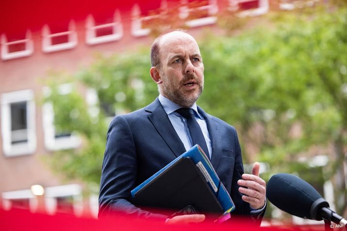 Minister: niet meteen problemen door storing met asielsysteem