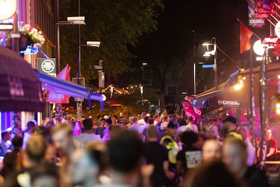 Vrienden slaan en schoppen man op Stratumseind: slachtoffer kan 2 jaar later nog steeds niet goed proeven