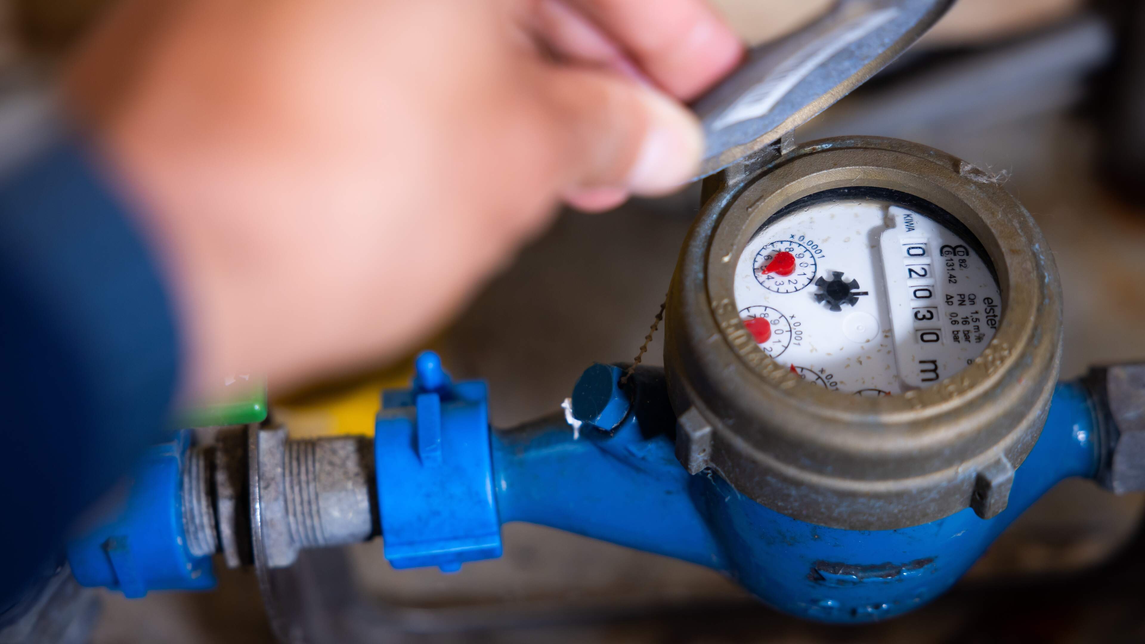 Extreem laag waterverbruik nekt bijstandsfraudeur, Zuid-Hollandse gemeente vordert 23.000 euro terug