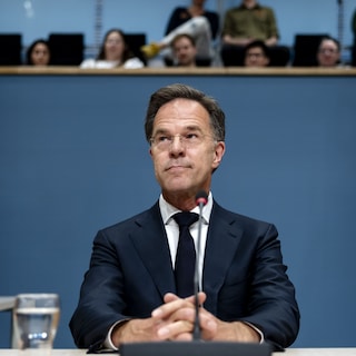 Hard ingrijpen voor de zorg of versoepelen voor jongeren? Het was de hele coronacrisis ‘een duivels dilemma’, zegt Mark Rutte