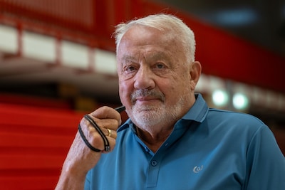Ruim veertig jaar lang is Albert (81) niet uit het veld te slaan, nu bergt hij noodgedwongen zijn fluit op