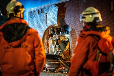 ‘Twintigers en tieners maakten in kelderbox Osdorp explosieven voor plofkraak’, meerdere verdachten gearresteerd