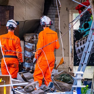 Geen slachtoffers meer aangetroffen onder puin Amsterdamse flat, zoekactie gestopt