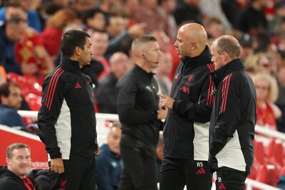Liverpool neemt na Arne Slot ook afscheid van Giovanni van Bronckhorst en Sipke Hulshoff