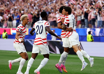 Feest in Los Angeles: VS rekent in eerste helft gemakkelijk af met Paraguay