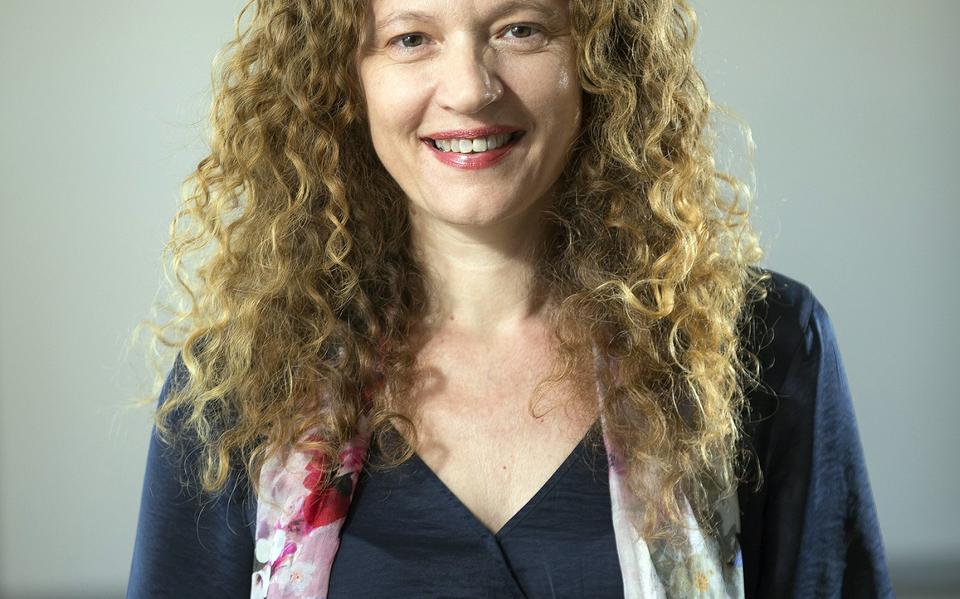 Sterrenkundige Amina Helmi (55) uit Groningen verguld met prijs. ‘Dit is de Nobelprijs voor de sterrenkunde’