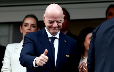 LIVE WK voetbal | Infantino zorgt voor frustratie in Italië, Duitse selectie komt met fraai gebaar richting fans