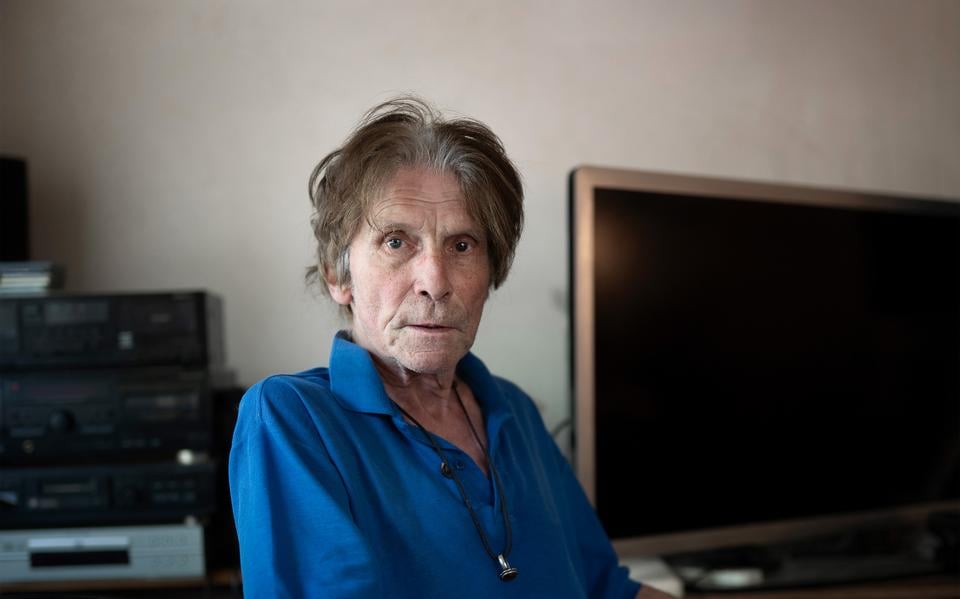 Lou Leeuw uit Groningen was nooit ziek, tot nu: bassist is vlak voor zijn 80ste verjaardag geveld door longontsteking