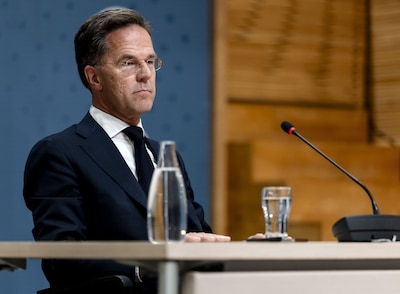 Rutte onder ede bij enquête: ‘Zware lockdown zoals in Frankrijk ging in ons anarchistische land niet werken’