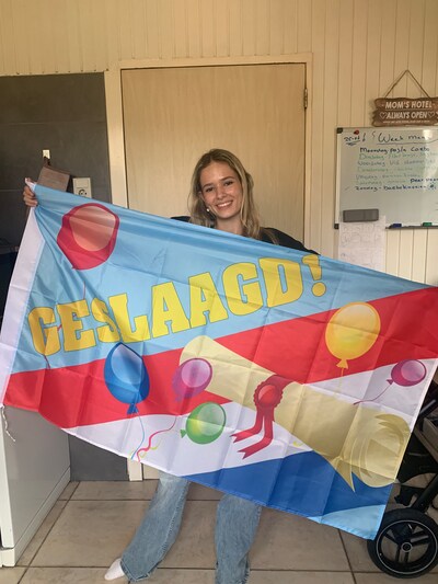 De vlag kan uit! Bekijk hier de foto’s (en mooie boodschappen) uit onze regio