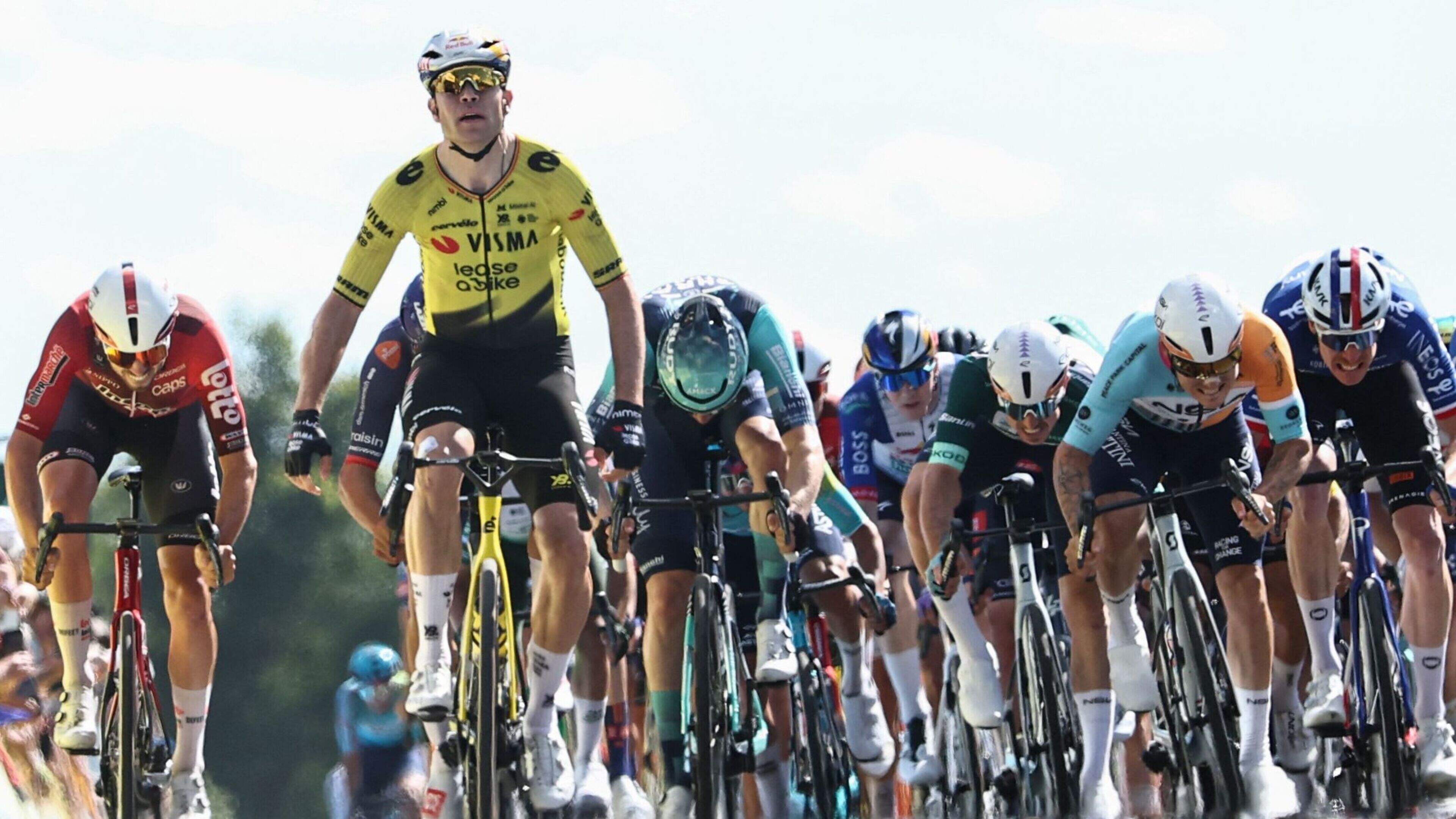 Wout van Aert stapt dag na ritwinst af in Tour Auvergne-Rhône-Alpes