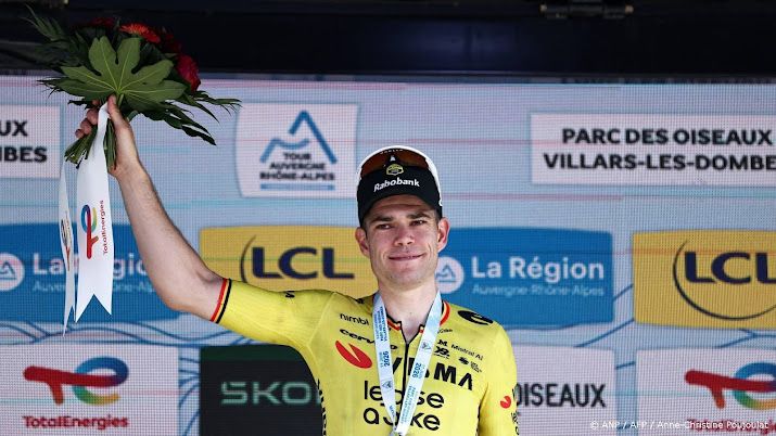 Van Aert sprint naar ritzege in Tour Auvergne-Rhône-Alpes