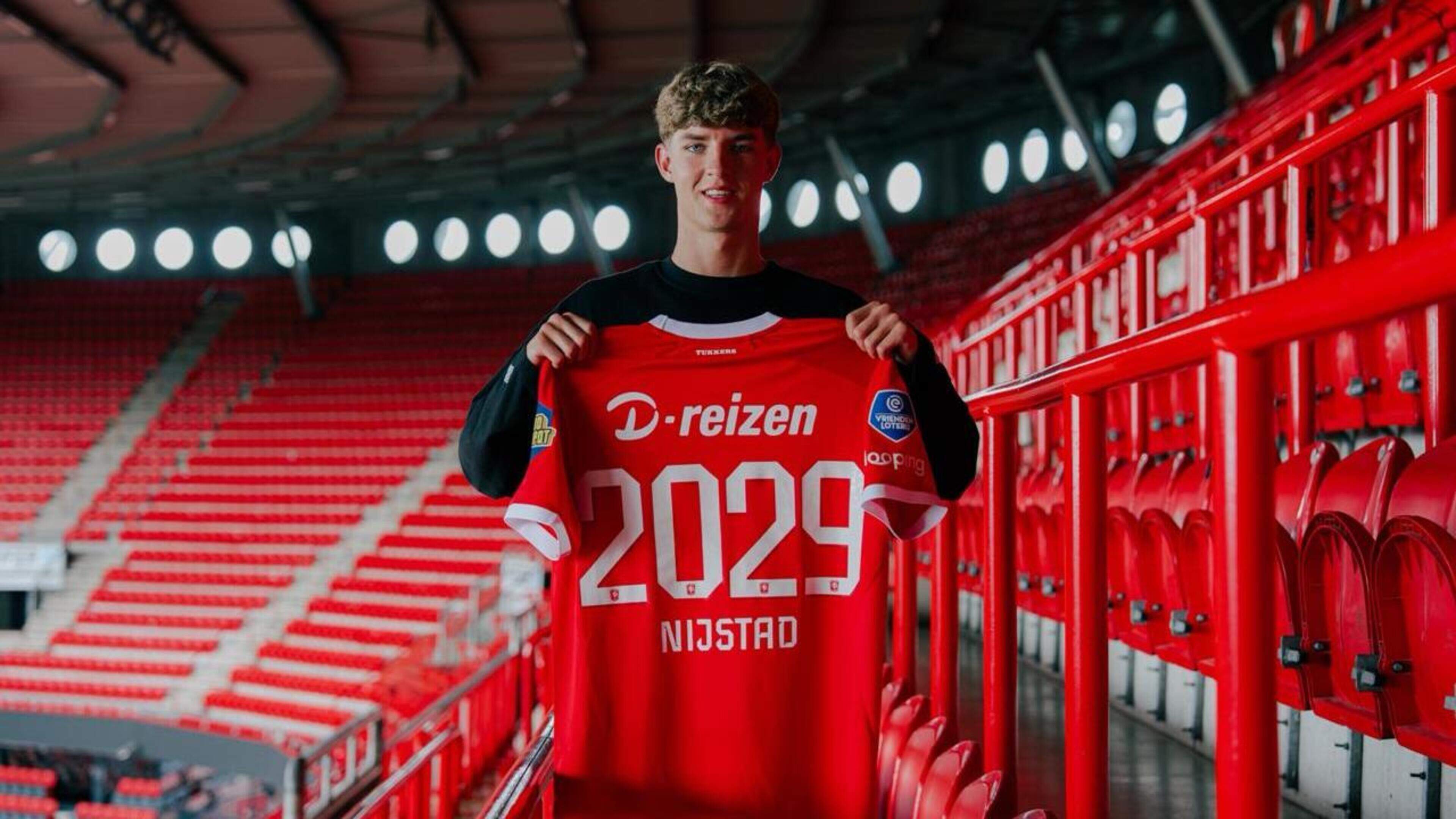 Nijstad gaat voor drie jaar bijtekenen en drong zelf aan op verlengd verblijf bij FC Twente