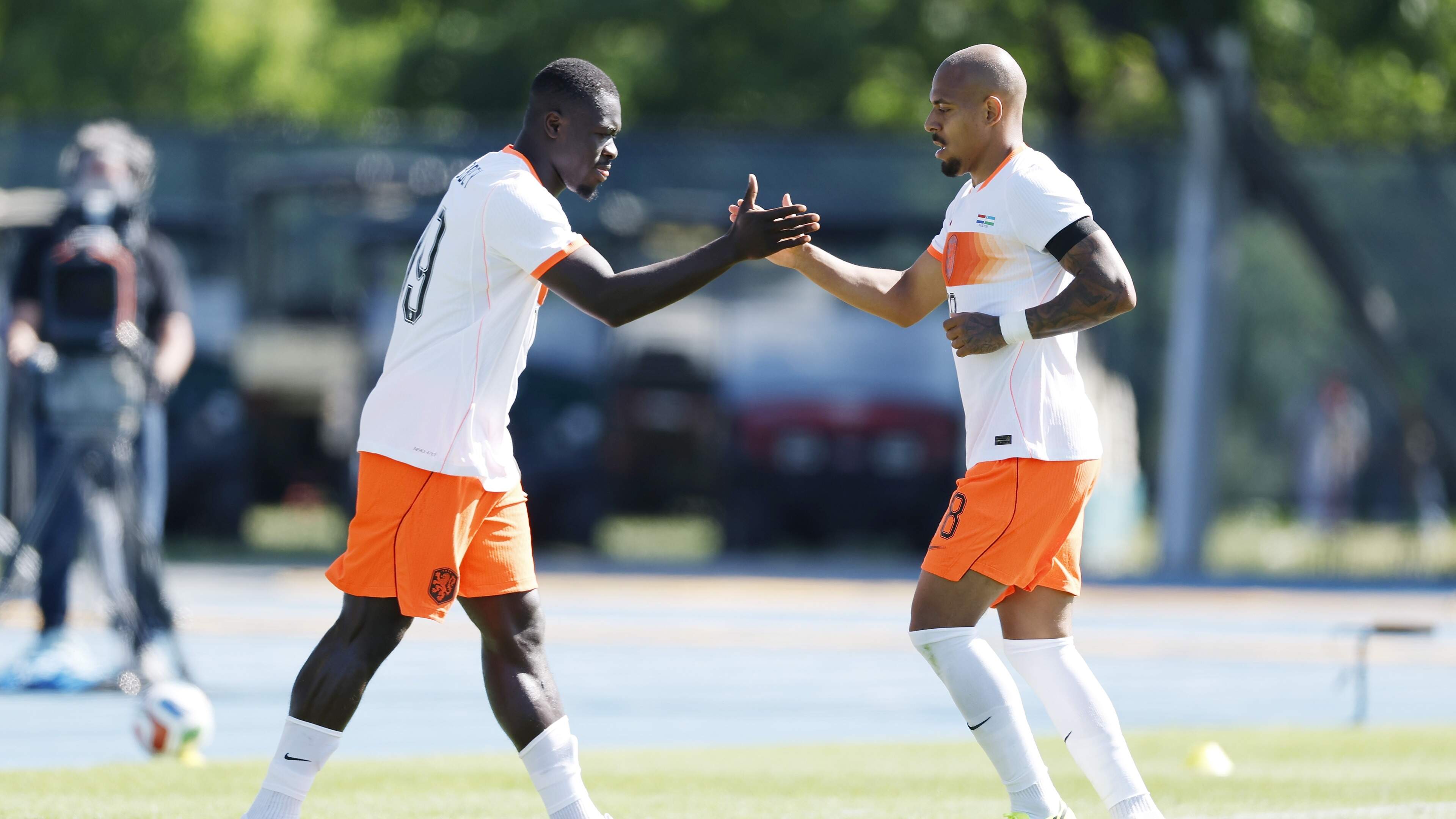 Anwar El Ghazi heeft bijzondere tips voor Ronald Koeman bij het Nederlands elftal: ’Brobbey moet spelen om Depay te beschermen’