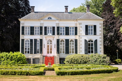 235.000 euro per jaar voor een landhuis dat leegstaat: Ommen wil verkopen, maar politiek trapt op rem