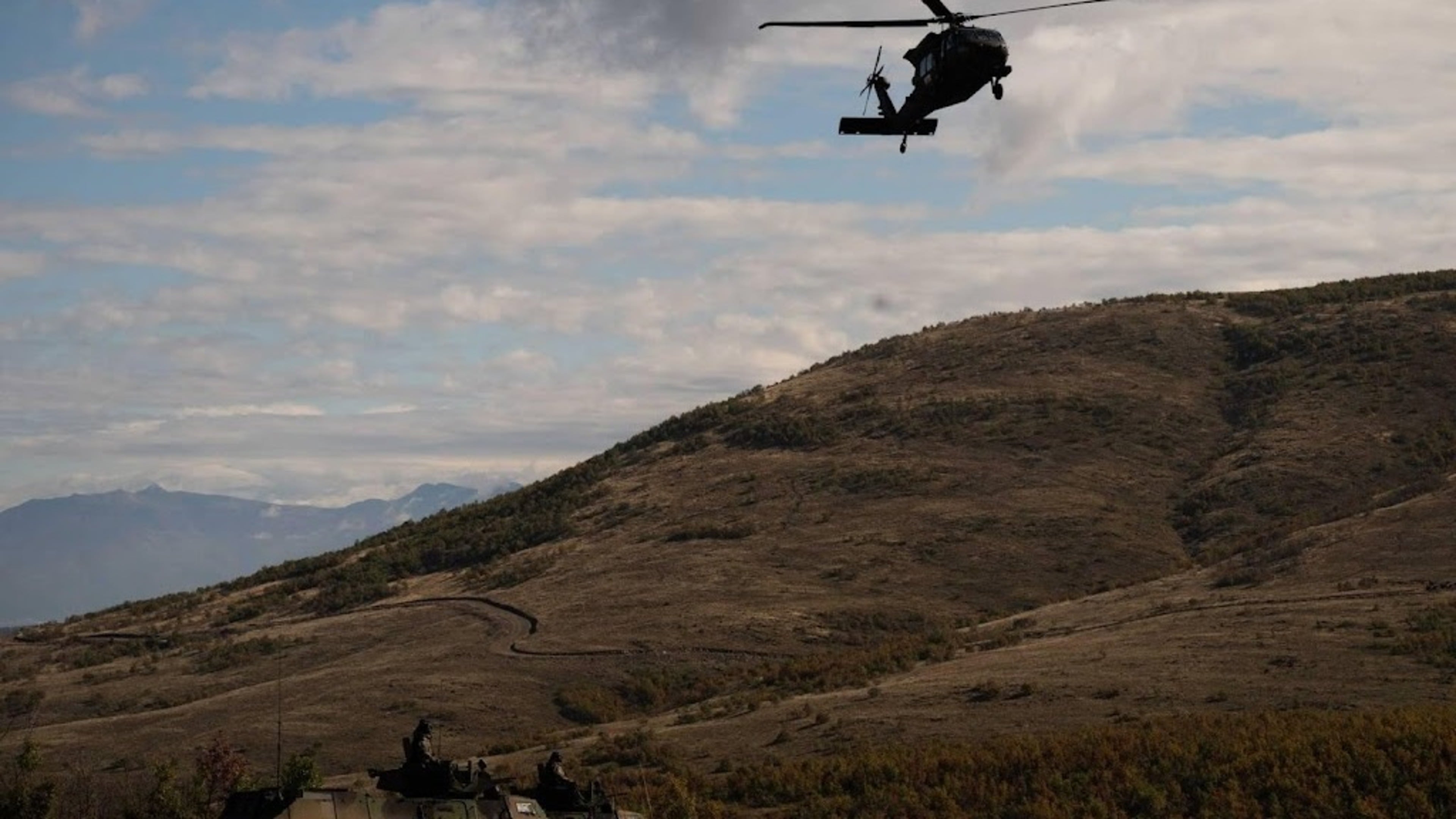 NAVO bouwt troepenmacht in Kosovo af