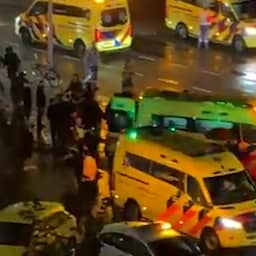 Video | Omstanders filmen chaos op straat na explosie in Amsterdamse flat