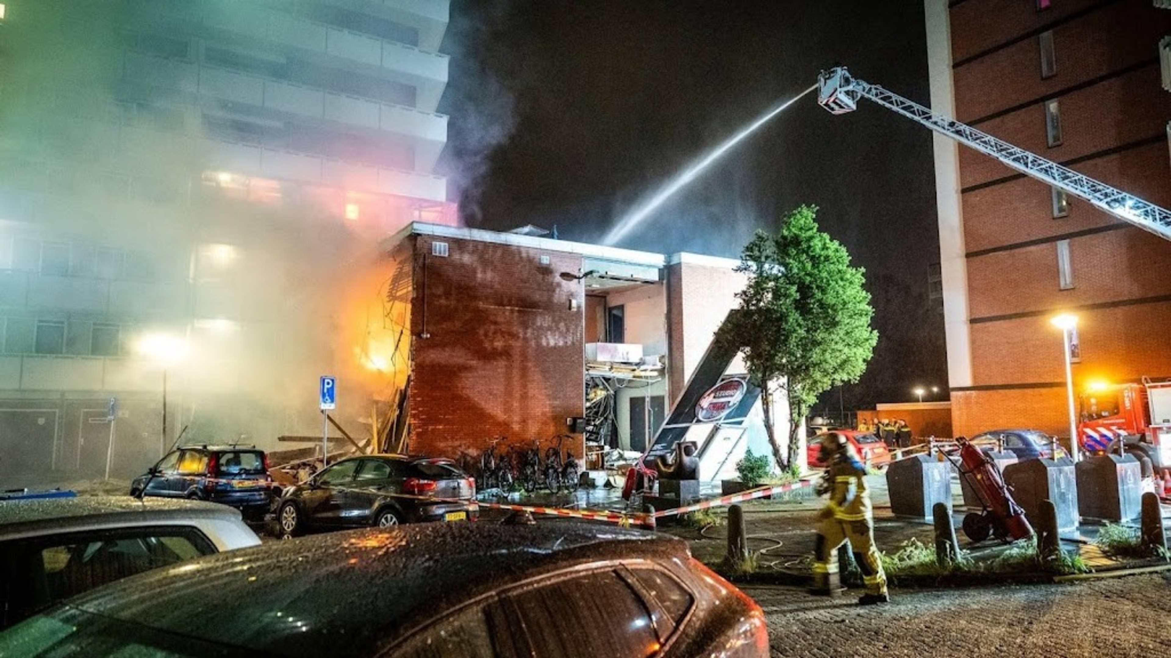 Zeven gewonden door explosie en brand Amsterdam Nieuw-West