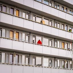 Na explosie geëvacueerde bewoners van flat Amsterdam mogen weer naar huis