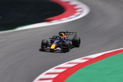 Hoofdbrekens Max Verstappen duren voort in Barcelona: ‘Ik denk niet dat we mee kunnen doen om de topposities’