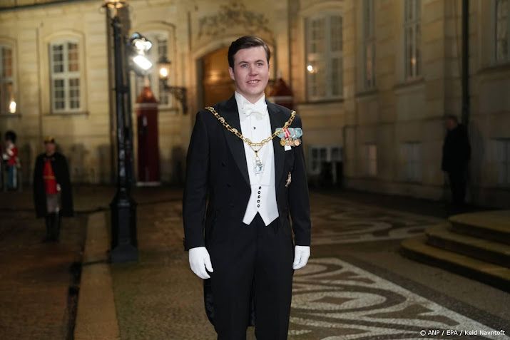 Christian pronkte bij benoeming met herdenkingsmedailles