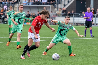 LIVE | Nu wel raak voor Olympia ‘60: uitzinnige vreugde na 1-0