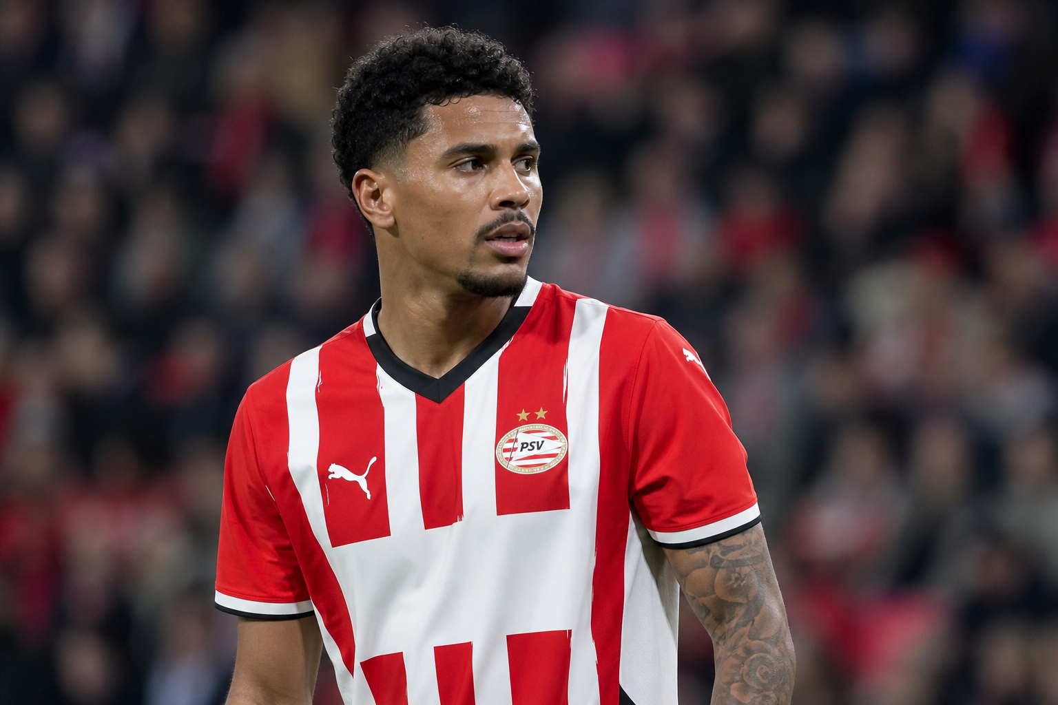 Fenerbahce aast ook op PSV'er Mauro Júnior
