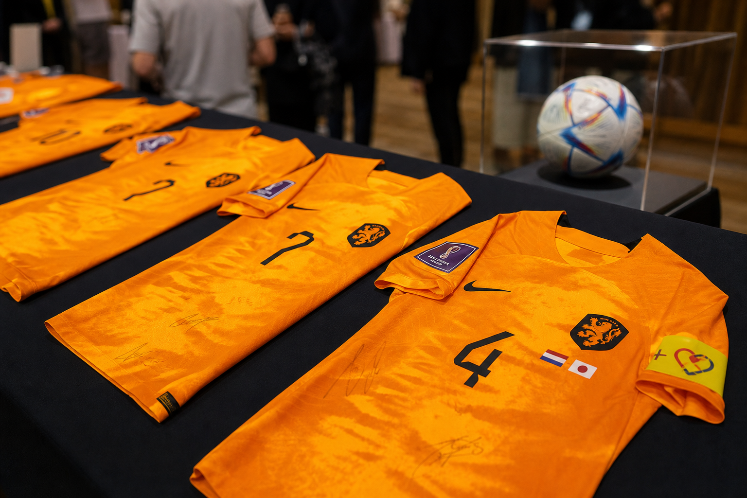 Gedragen Oranje-shirts brengen 59.069 euro op voor goed doel
