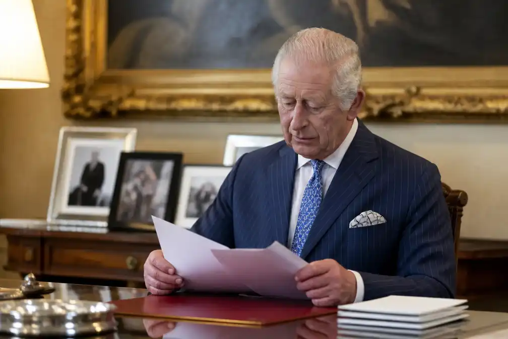 Koning Charles III maakt belastingaangifte openbaar