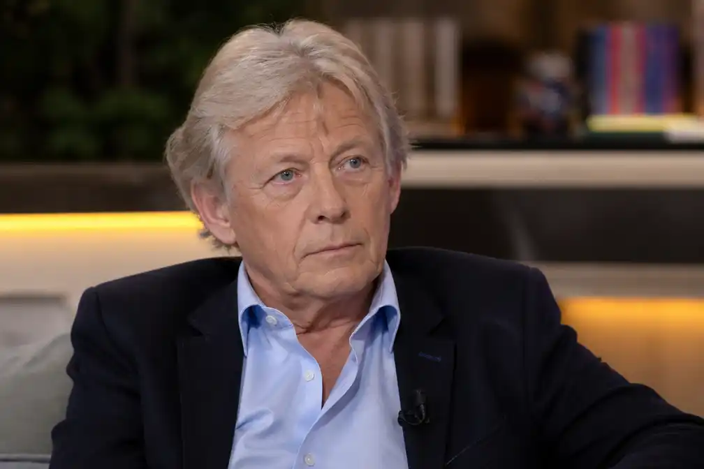 Peter Jan Rens (75) opgenomen in ziekenhuis na beroerte